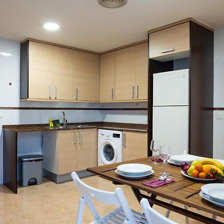 Lovely 2 Bedroom Terrace Wifi Parking Ac Heating Attic Valencia Exteriör bild
