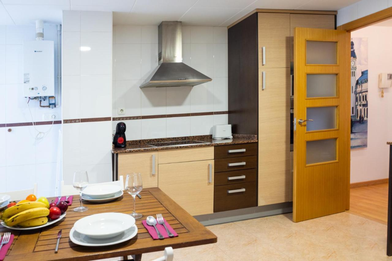 Lovely 2 Bedroom Terrace Wifi Parking Ac Heating Attic Valencia Exteriör bild