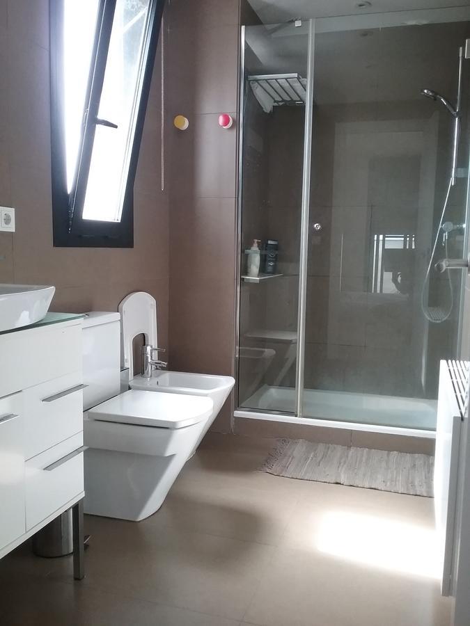 Lovely 2 Bedroom Terrace Wifi Parking Ac Heating Attic Valencia Exteriör bild