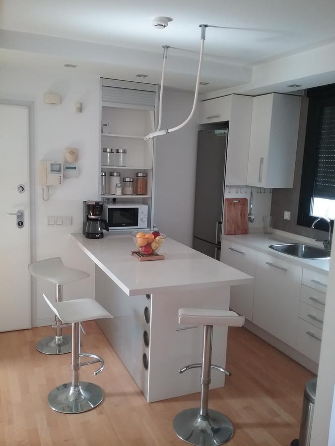 Lovely 2 Bedroom Terrace Wifi Parking Ac Heating Attic Valencia Exteriör bild