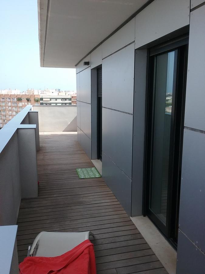 Lovely 2 Bedroom Terrace Wifi Parking Ac Heating Attic Valencia Exteriör bild