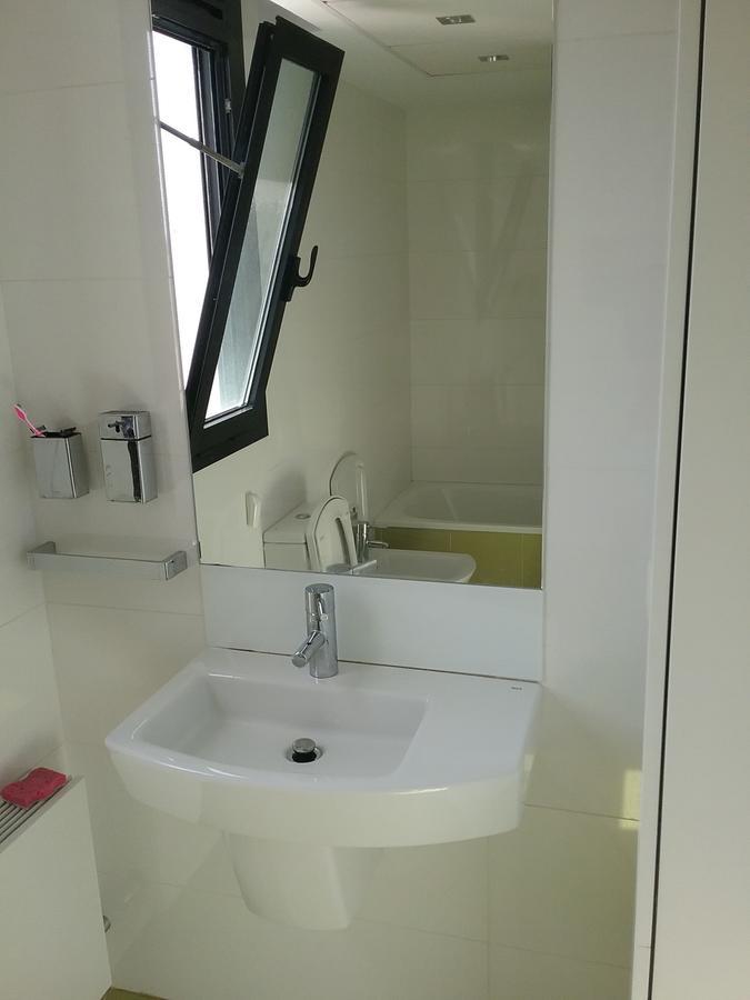 Lovely 2 Bedroom Terrace Wifi Parking Ac Heating Attic Valencia Exteriör bild
