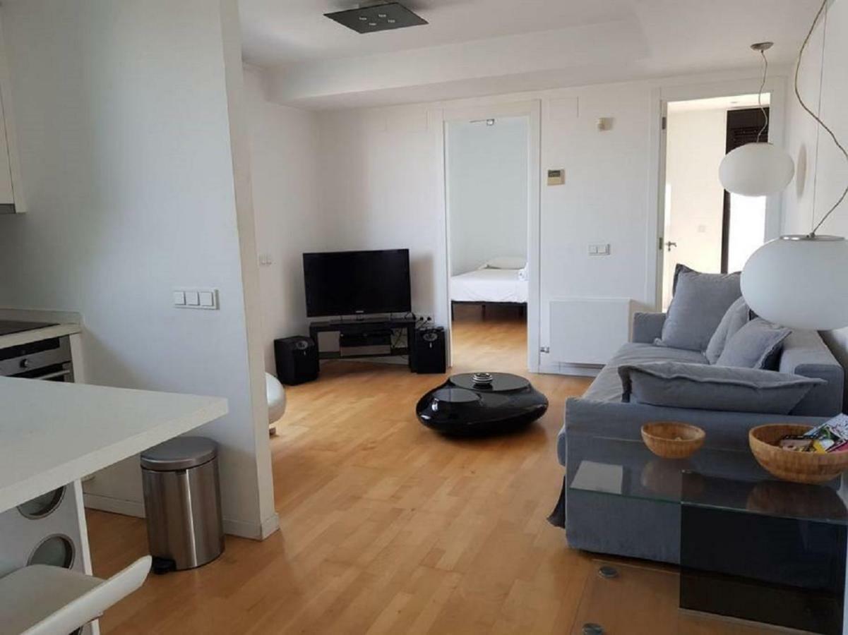 Lovely 2 Bedroom Terrace Wifi Parking Ac Heating Attic Valencia Exteriör bild