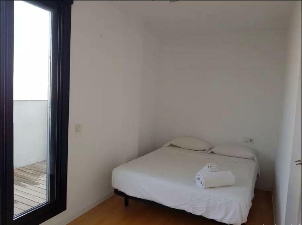 Lovely 2 Bedroom Terrace Wifi Parking Ac Heating Attic Valencia Exteriör bild