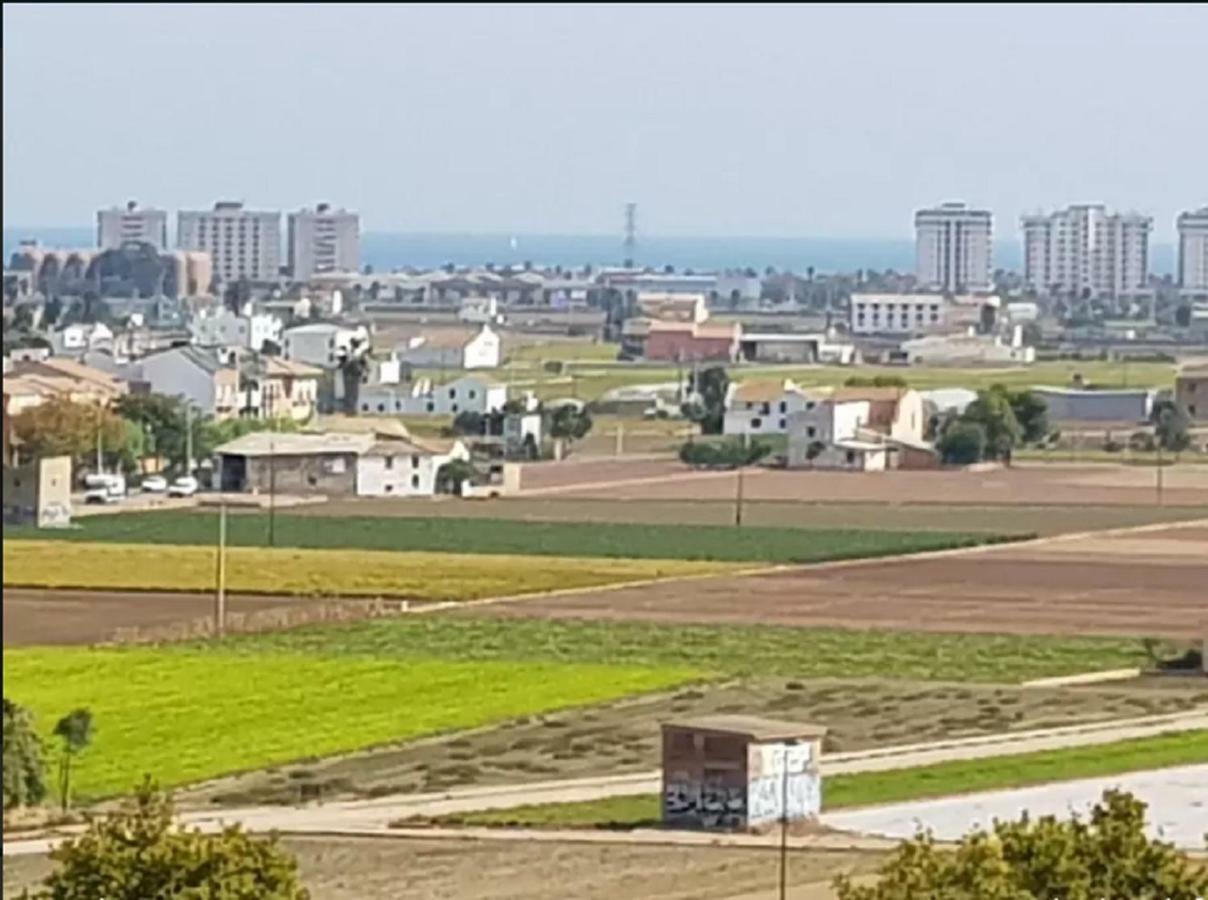Lovely 2 Bedroom Terrace Wifi Parking Ac Heating Attic Valencia Exteriör bild